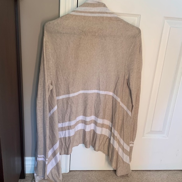 Ann Taylor | Loft lightweight sweater / shrug - Picture 2 of 3